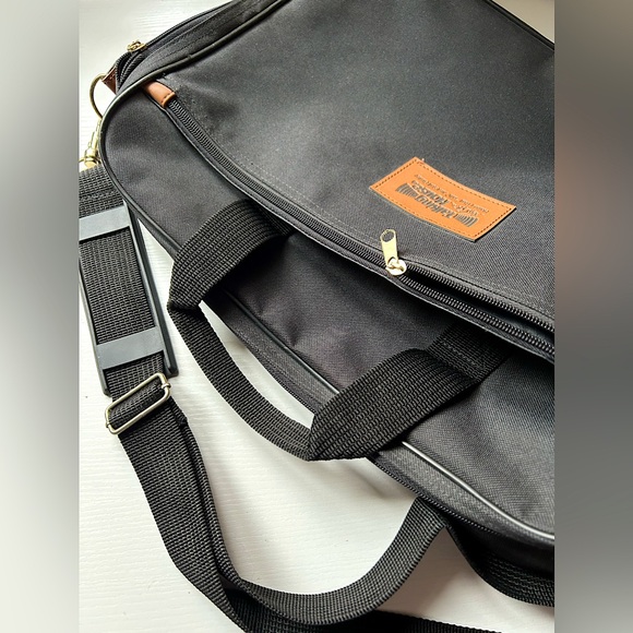 EUC messenger tote with adjustable shoulder strap black and handles - Picture 2 of 7